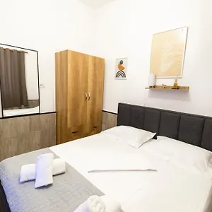 Tiny Cute Near The Center - 5 Min Walk Tirana