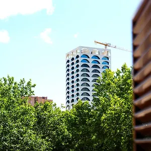  Apartment Centre Lions Gate 1